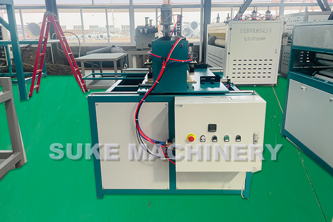 切割機(jī).jpg 切割機(jī).jpg